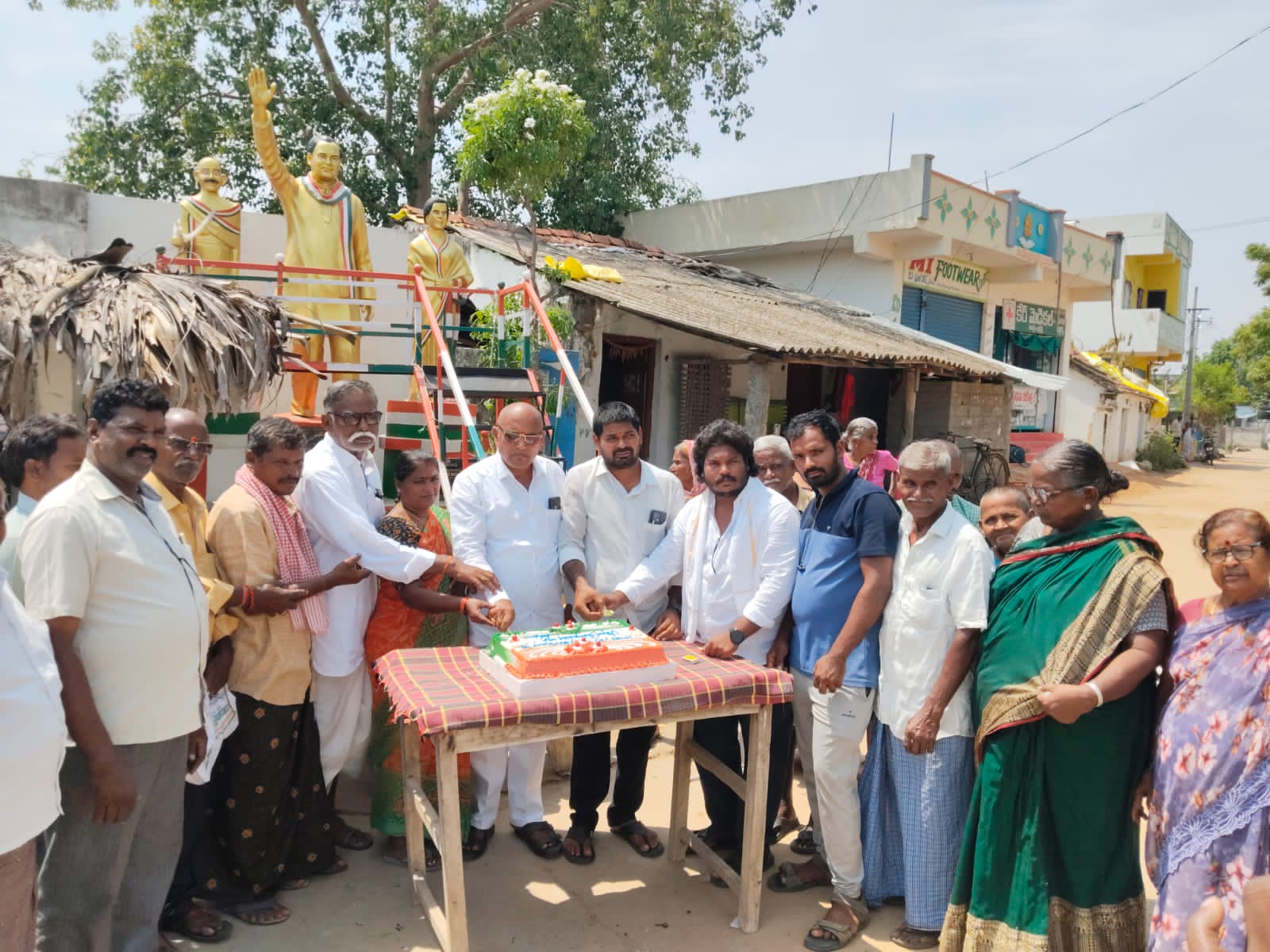 ఉత్తమ్ పద్మావతి రెడ్డి జన్మదిన వేడుకలు ఘనంగా నిర్వహణ