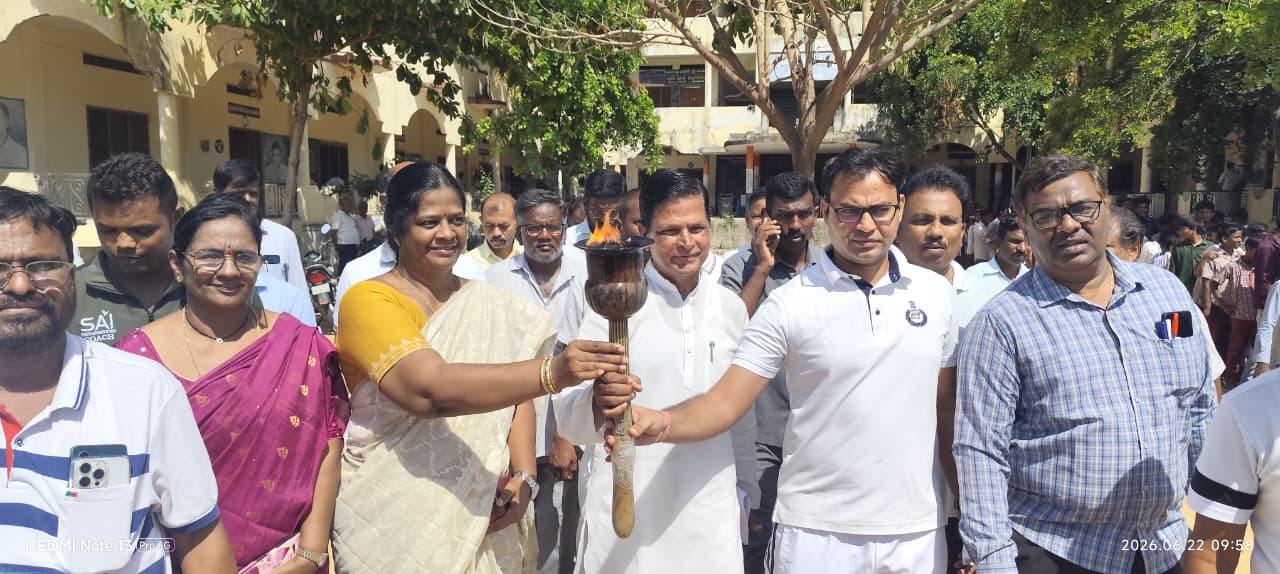 చదువు లోనే కాదు క్రీడలకు ప్రాధాన్యతనివ్వాలి……..తెలంగాణ రాష్ట్ర ప్రణాళికా సంఘం ఉపాధ్యక్షులు డాక్టర్ చిన్నారెడ్డి