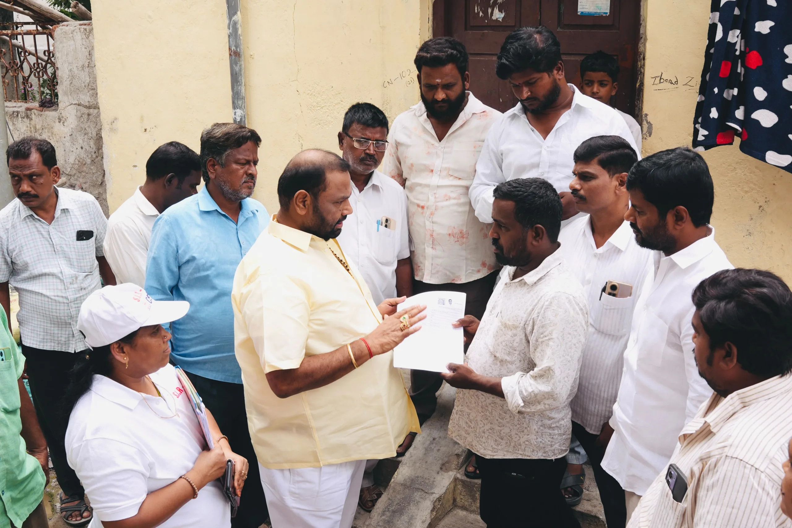 బిఎల్ఓలు నిర్వహిస్తున్న ప్రత్యేక ఇంటెన్సివ్ రివిజన్ (SIR) ఓటరు మ్యాపింగ్
