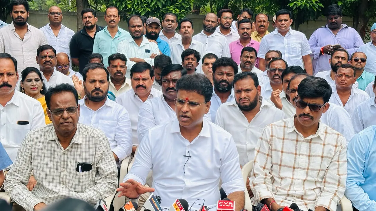 కుత్బుల్లాపూర్ ఎమ్మెల్యే, బీఆర్ఎస్‌ఎల్పీ విప్  కే.పీ. వివేకానంద మీడియా సమావేశం