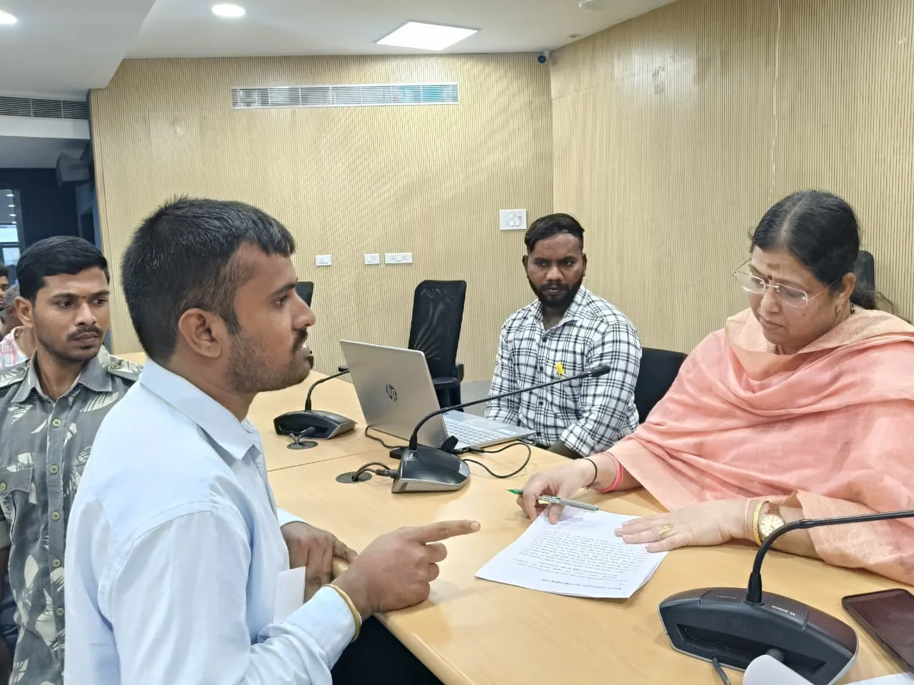 ప్రజావాణి అర్జీలకు అత్యంత ప్రాధాన్యత ఇవ్వాలి…