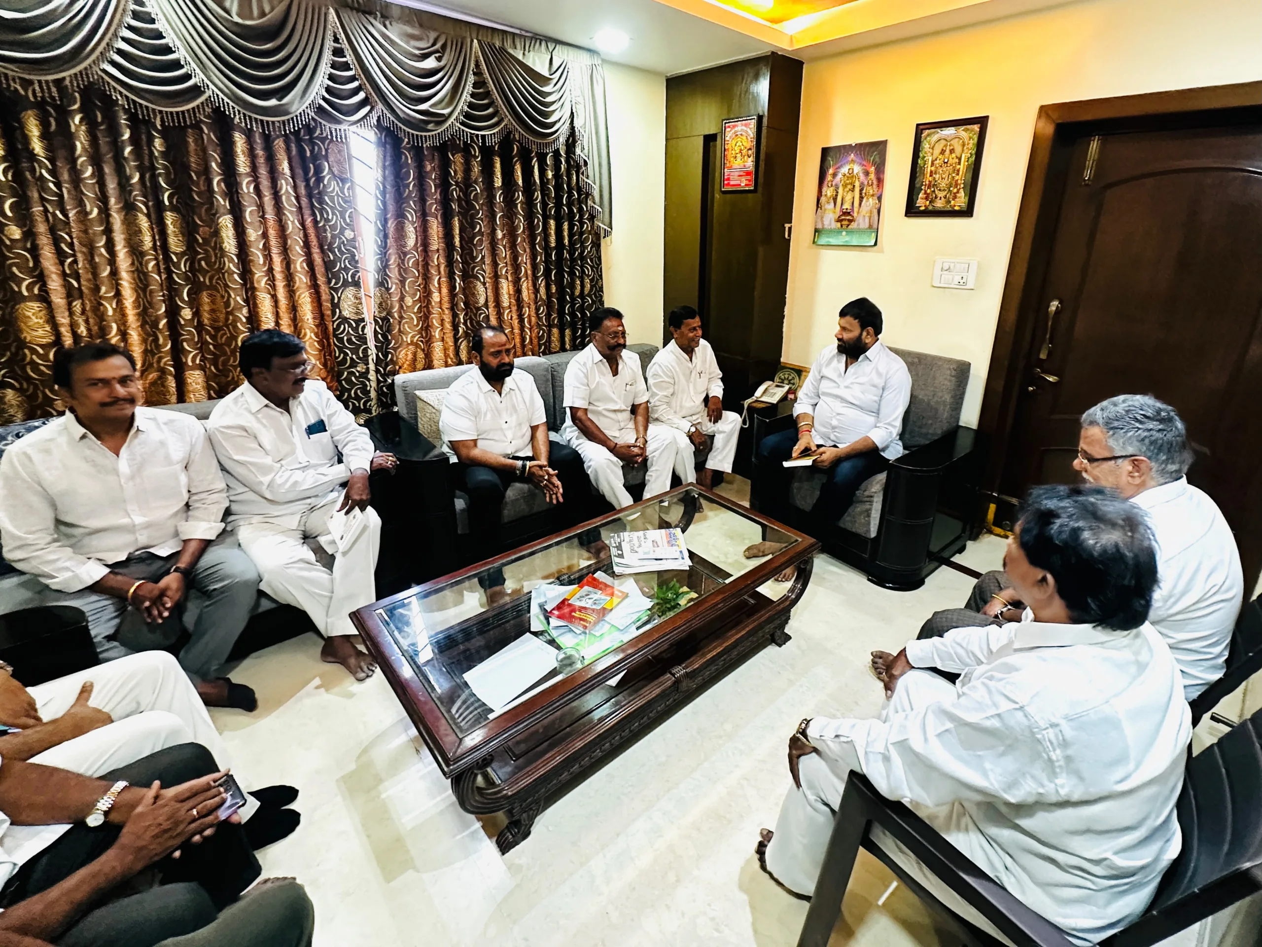 వివిధ సమస్యల పై వచ్చిన కుత్బుల్లాపూర్ నియోజకవర్గ ప్రజల నుండి వినతులను