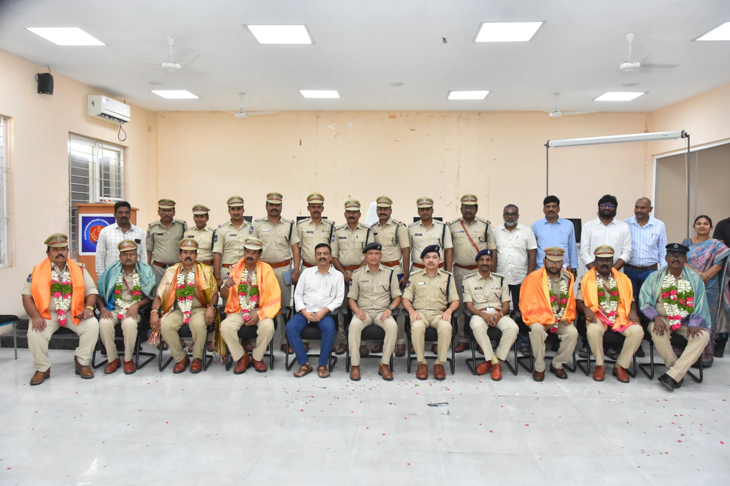 మూడు దశాబ్దాల ప్రజాసేవకు ఘన సన్మానం…
