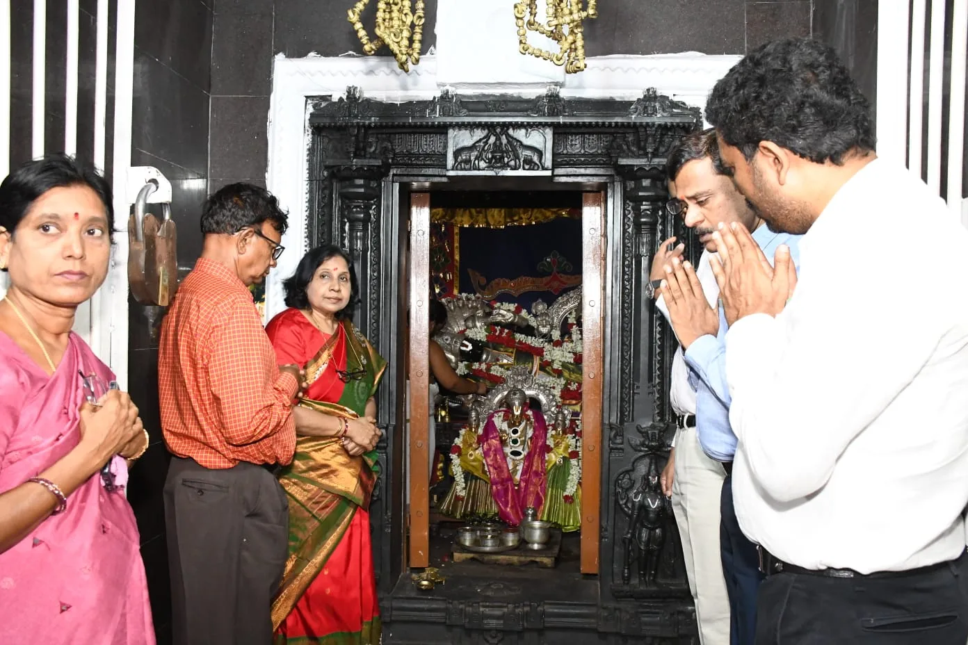 శ్రీరంగనాయక స్వామివారిని దర్శించుకున్న తెలంగాణ రాష్ట్ర ఎన్నికల కమిషనర్ రాణి కుముదిని