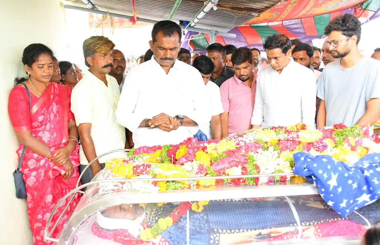 విక్రమ్ ఆకస్మిక మృతి బాధాకరం