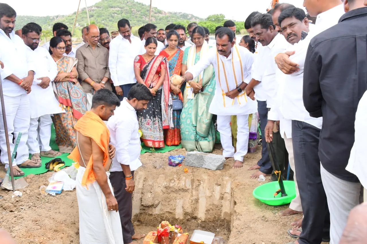 ఐటీ టవర్ నిర్మాణానికి భూమి పూజ చేసిన ఎమ్మెల్యే మేఘారెడ్డి