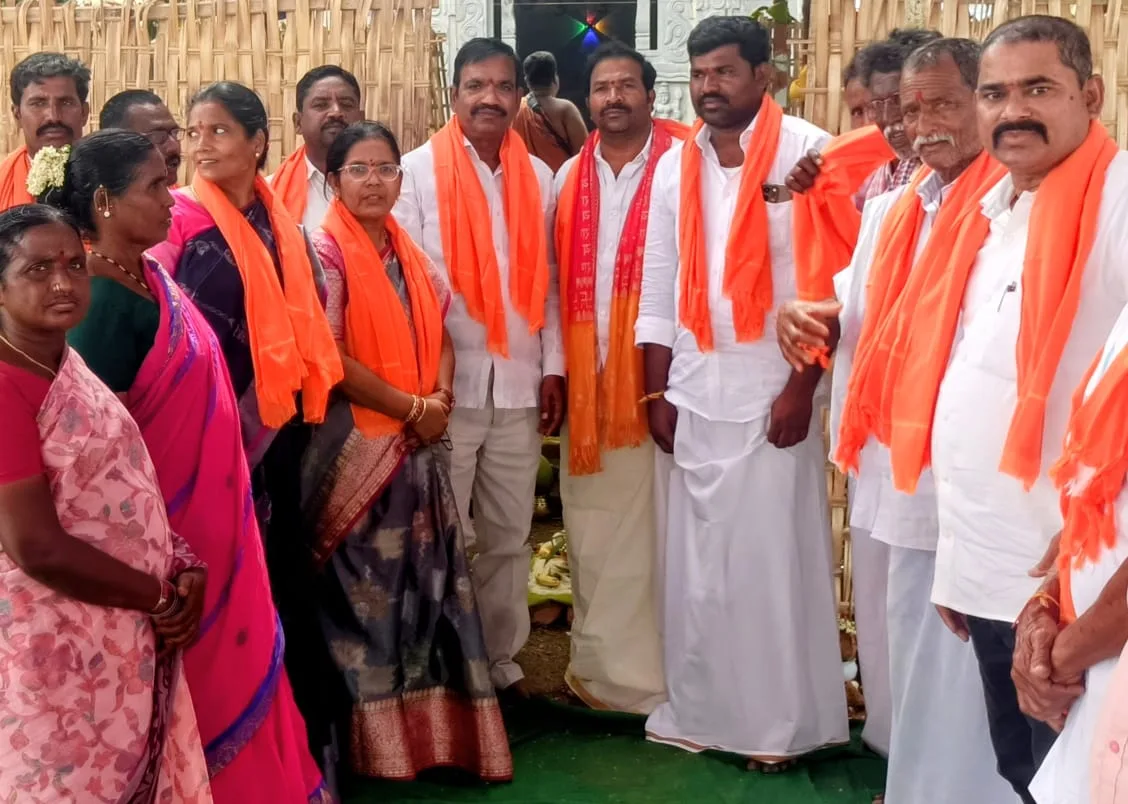 పెద్దమ్మ తల్లి ఆశీస్సులు గ్రామ ప్రజలకు ఉంటాయీ