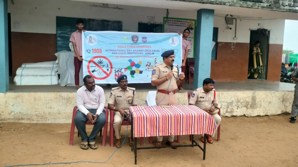 మత్తు పదార్థాలకు దూరంగా ఉంటేనే ఉజ్వల భవిష్యత్తు
