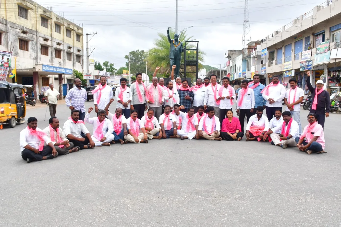 ప్రశ్నించే గొంతుకలపై రేవంత్ ప్రభుత్వం కక్షసాధింపు చర్యల