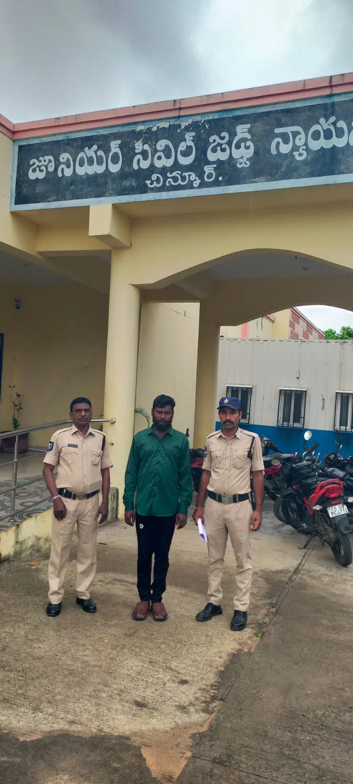 పోలీసు విధులకు ఆటంకం కలిగిస్తే కఠిన చర్యలు తప్పవు…