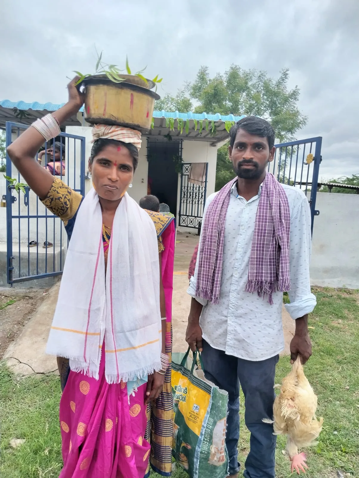 భక్తిశ్రద్ధలతో నల్ల పోచమ్మకు బోనాలు సమర్పించిన మగ్గిడి వంశస్థులు…
