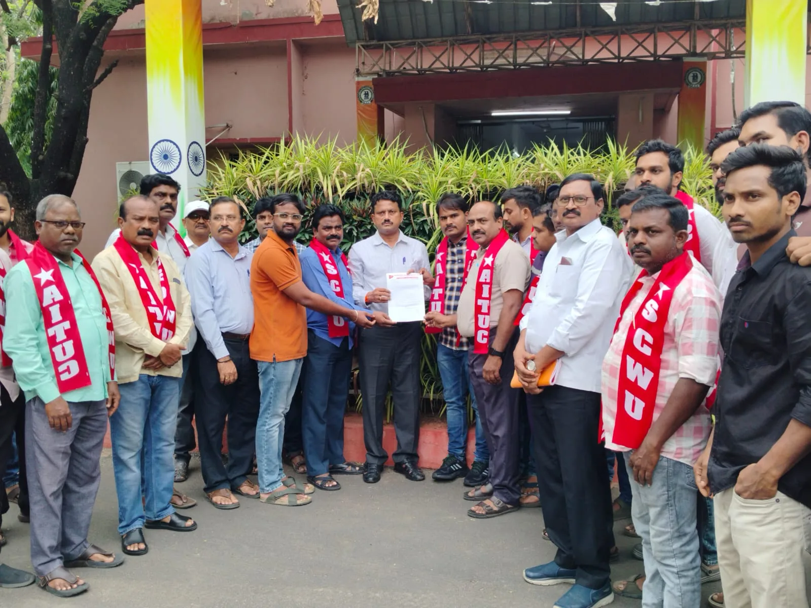 అర్హులైన సీనియర్ మైనింగ్ సర్దార్‌లకు వెంటనే ఓవర్‌మెన్ ప్రమోషన్లు ఇవ్వాలి..
