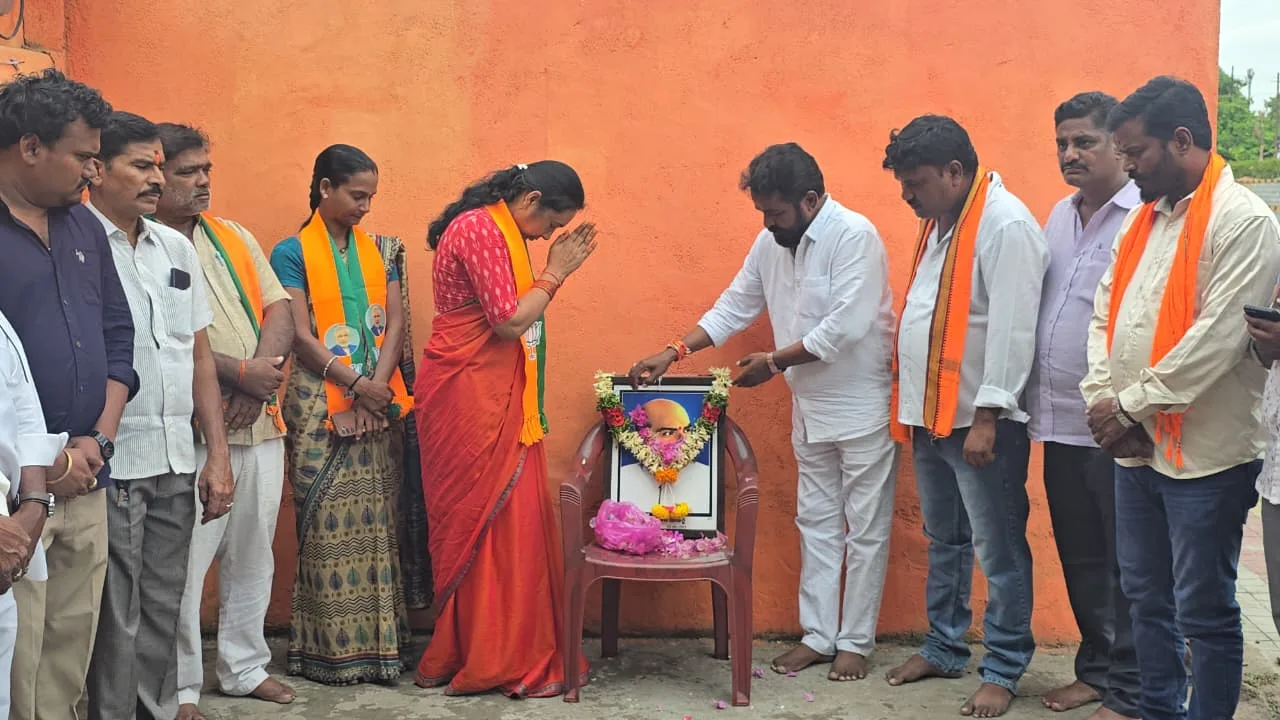 డాక్టర్ శ్యామా ప్రసాద్ ముఖర్జీ ఆశయాలు యువతకు స్ఫూర్తి…..
