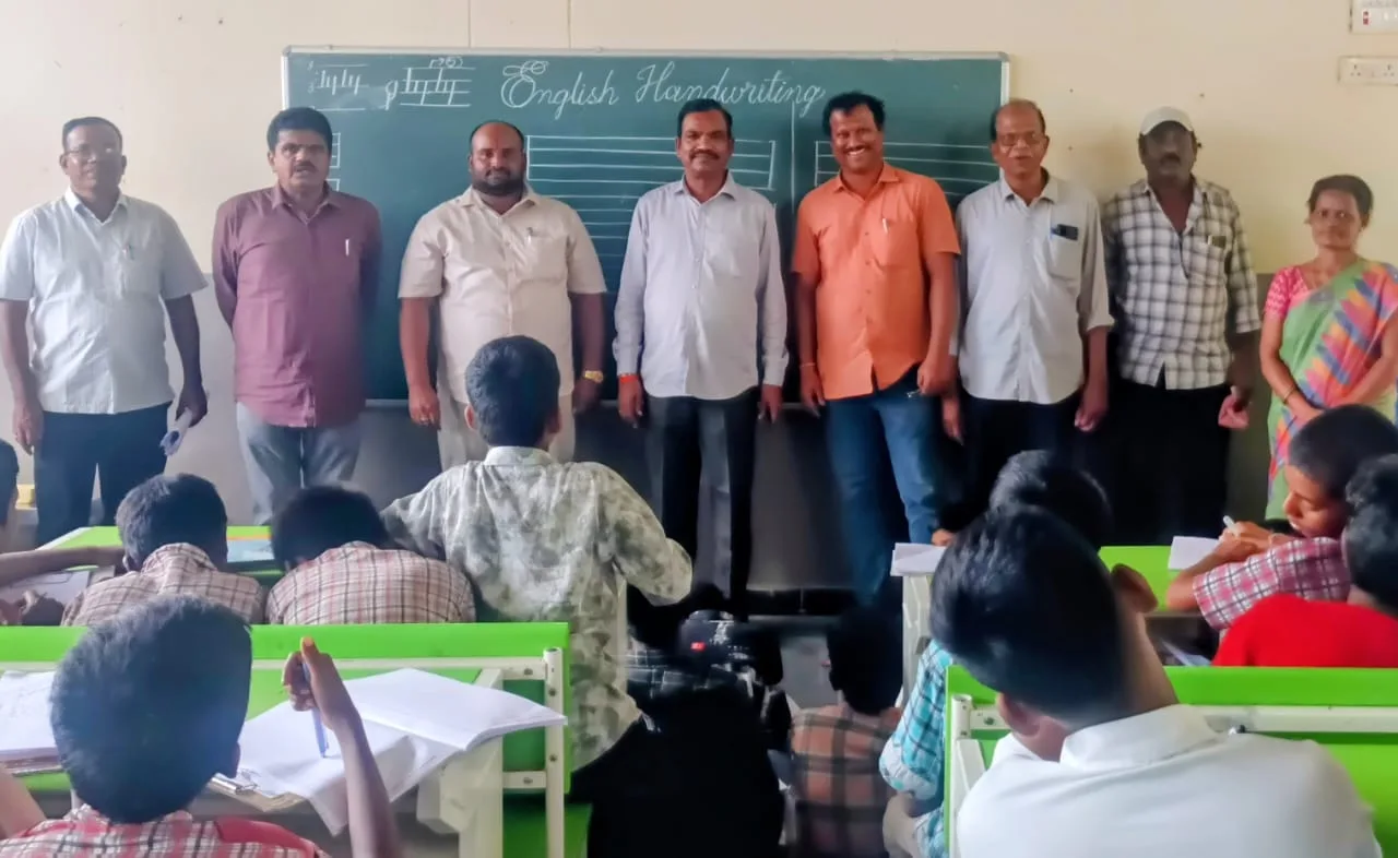 చేతి రాత విద్యార్థుల జీవితంపై ప్రభావం చూపుతుంది……..
