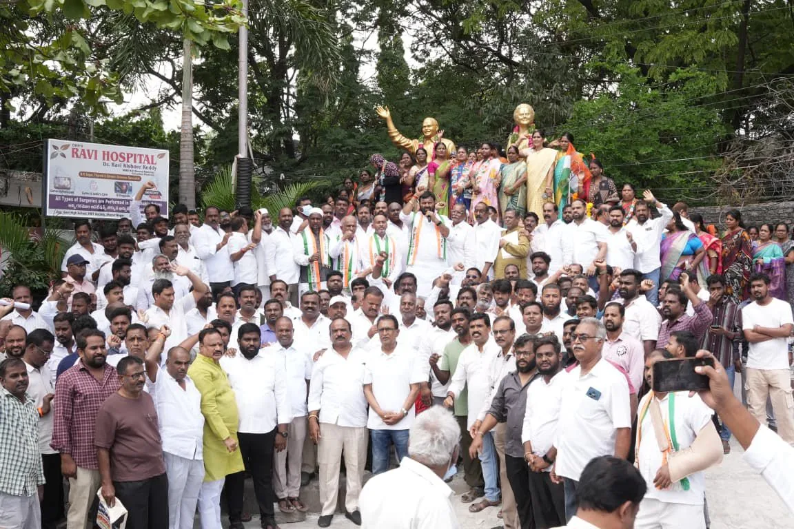 వైఎస్సార్ జయంతి సందర్భంగా ఘన నివాళులు అర్పించిన మాజీ ఎమ్మెల్యే కూన శ్రీశైలం గౌడ్