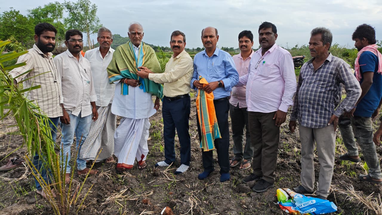 ఆయిల్ పామ్ సాగుతో రైతులకు స్థిరమైన ఆదాయం.. నీటి వసతి ఉన్న రైతులు ముందుకు రావాలి…