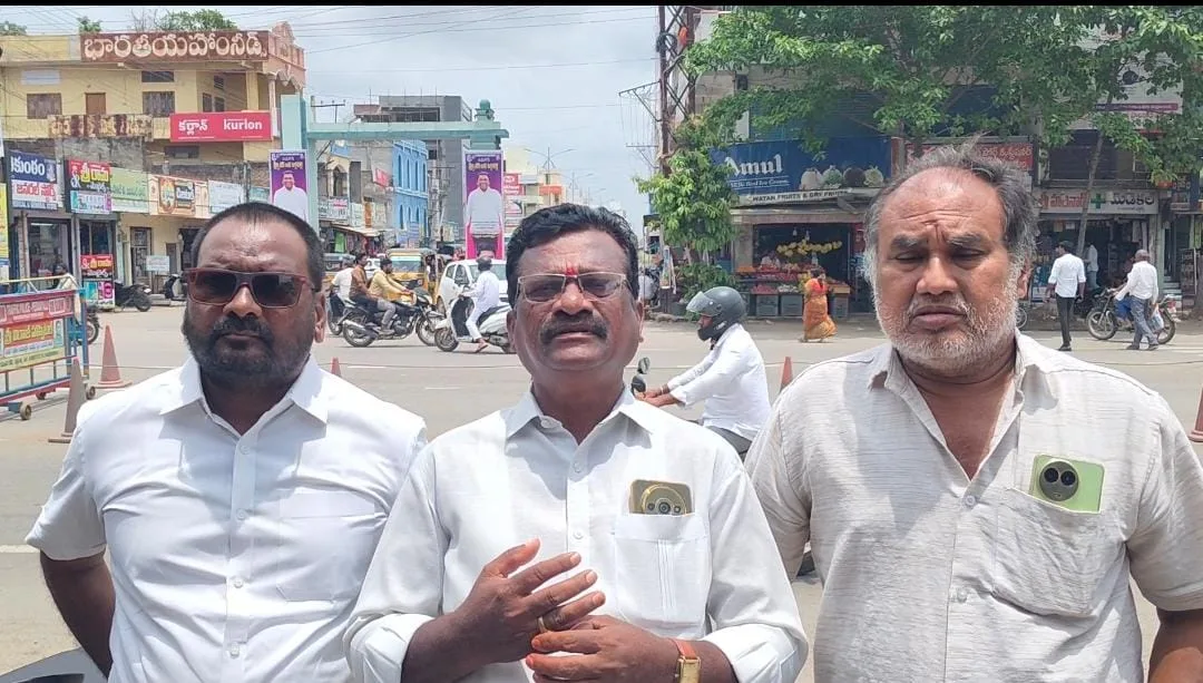 పెద్దపల్లిలో రోడ్డు ప్రమాదాల నివారణకు తక్షణ చర్యలు చేపట్టాలి….