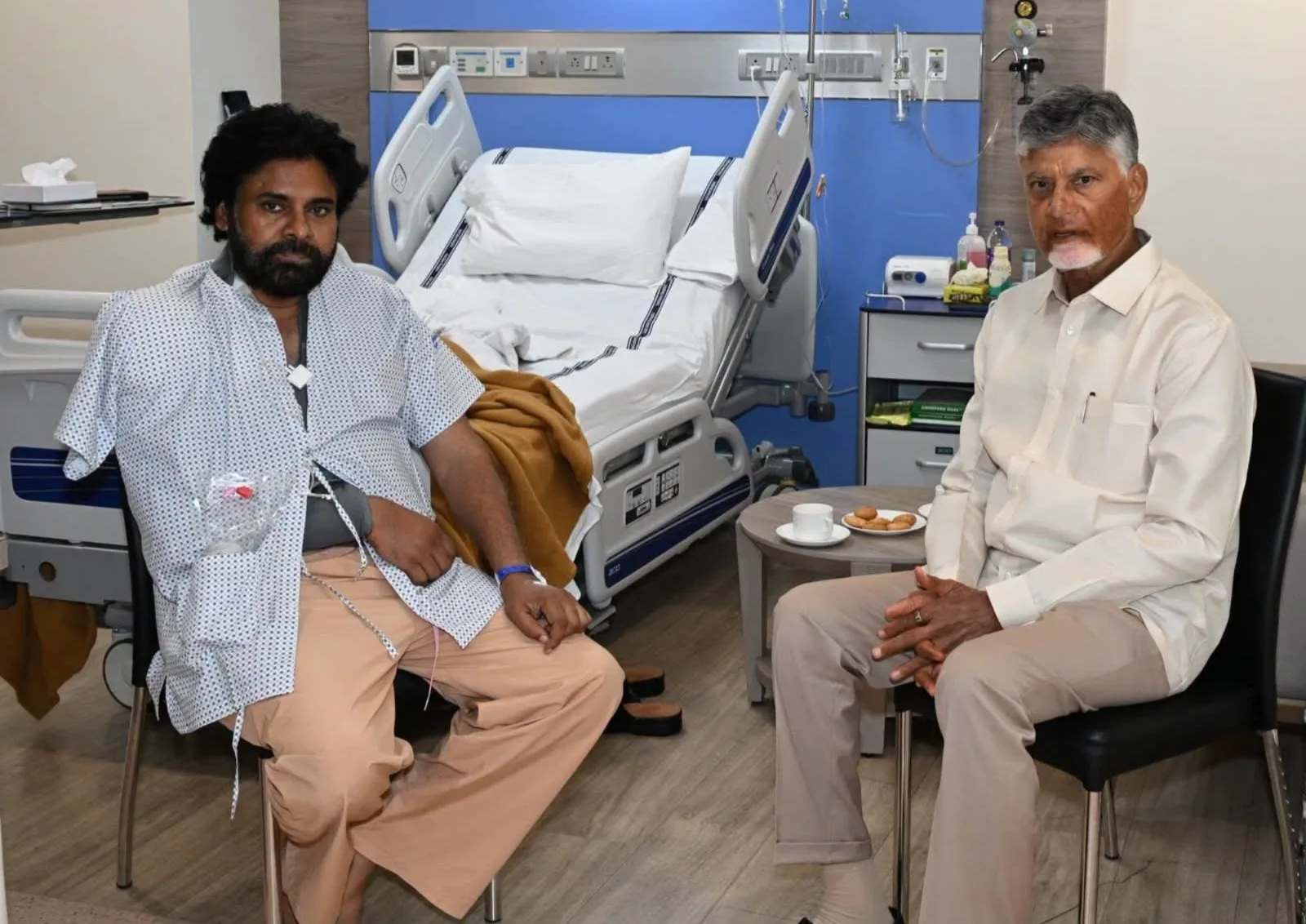 ముంబయిలో కుడి భుజానికి శస్త్ర చికిత్స