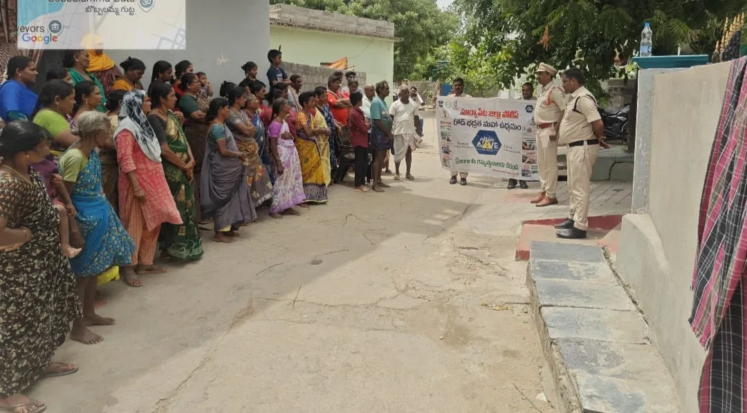 ప్రతి ఒక్కరూ రోడ్డు నిబంధనలు కచ్చితంగా పాటించాలి