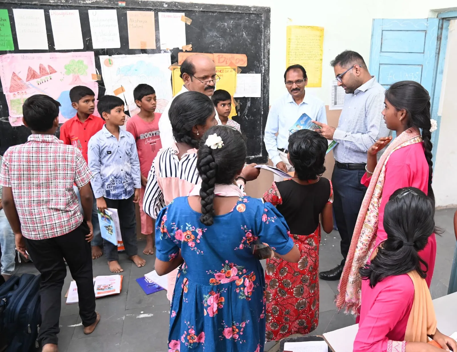 భూ రీ-సర్వేలో పారదర్శకత పాటించాలి.. ప్రతి విద్యార్థికి ప్రాథమిక విద్యా నైపుణ్యాలు అందాలి….