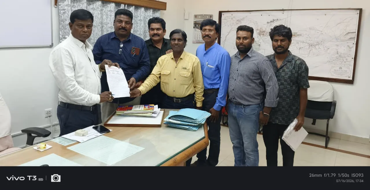 సింగరేణి కళాకారులకు సంగీత వాయిద్యాలు, సాధనకు ప్రత్యేక గది కల్పించాలి…