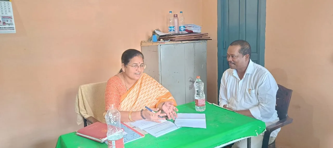 గ్రామపంచాయతీ రికార్డులను పరిశీలించిన జడ్పీ సీఈఓ శిరీష..