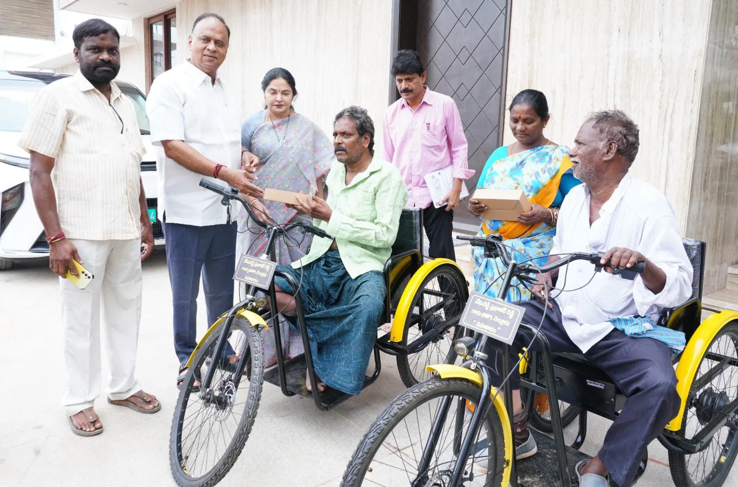 దివ్యాంగులకు అండగా వీపీఆర్ ఫౌండేషన్