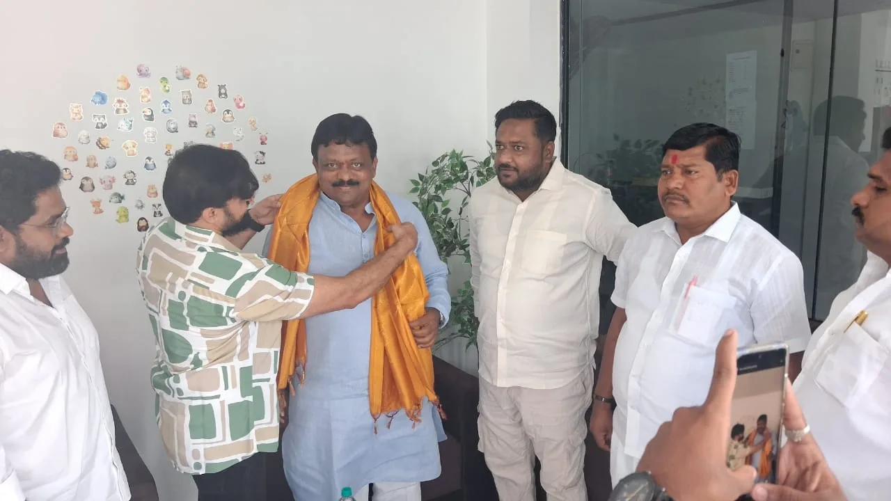 లండన్ కిడ్స్ స్కూల్‌ను ప్రారంభించిన కాంగ్రెస్ ఇంచార్జ్ కొలన్ హన్మంత్ రెడ్డి,