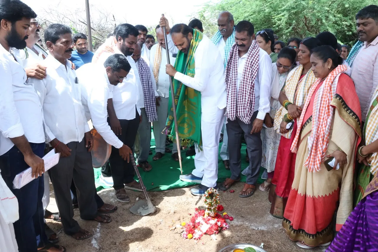 మహిళా భవనాల నిర్మాణానికి నిధులు మంజూరు చేస్తాం….