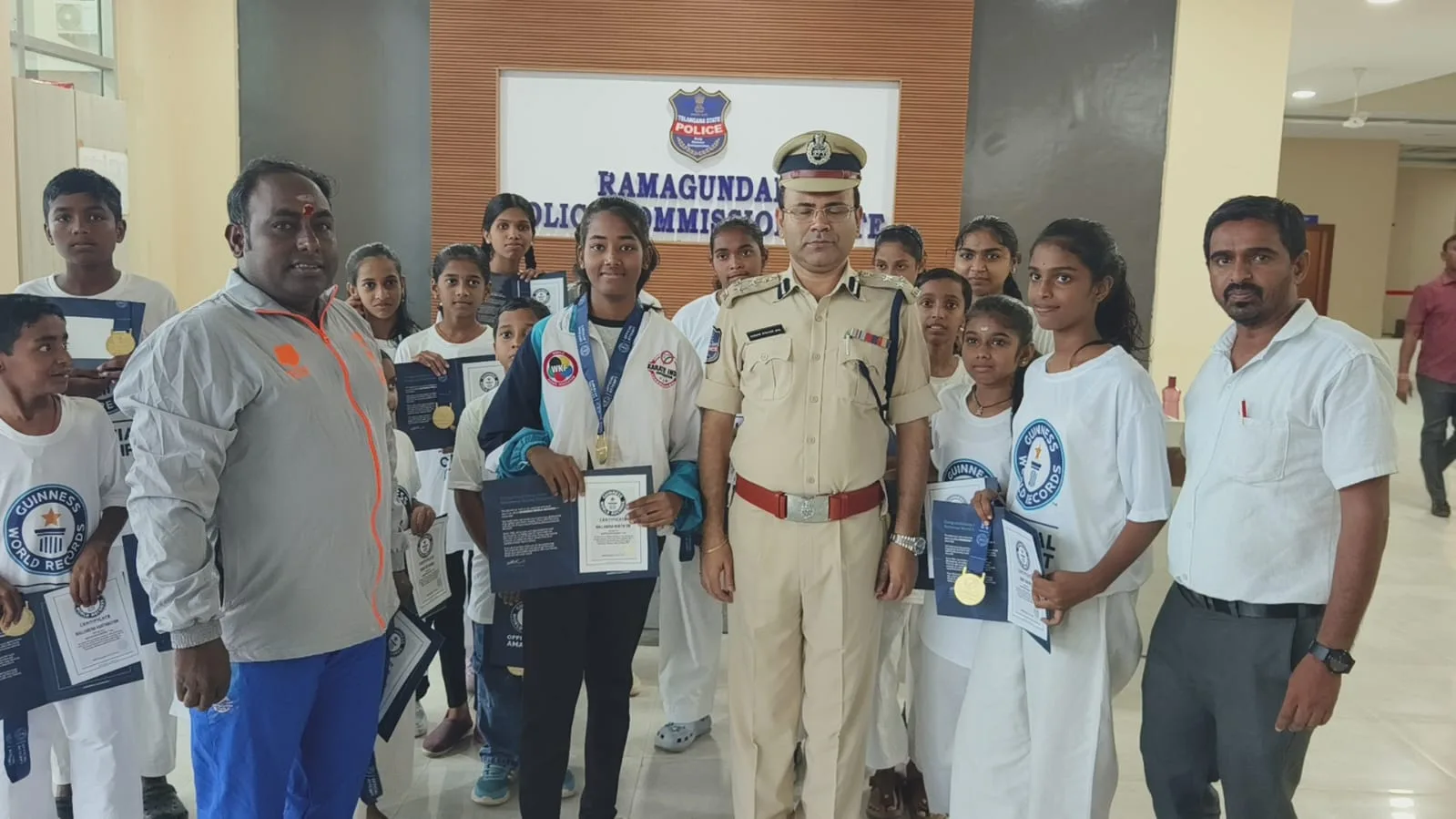జపాన్ షిటో ర్యూ కరాటే స్కూల్‌కు చెందిన 25 మంది విద్యార్థులకు అరుదైన ఘనత…