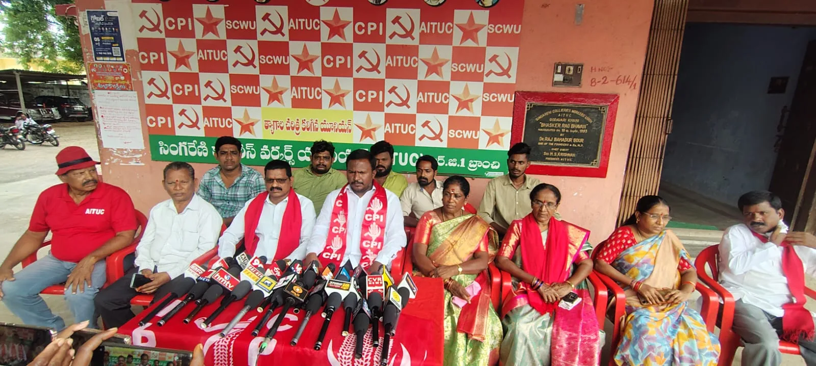 రామగుండం మున్సిపల్ కార్పొరేషన్‌లో ఖాళీ పోస్టులను వెంటనే భర్తీ చేయాలి