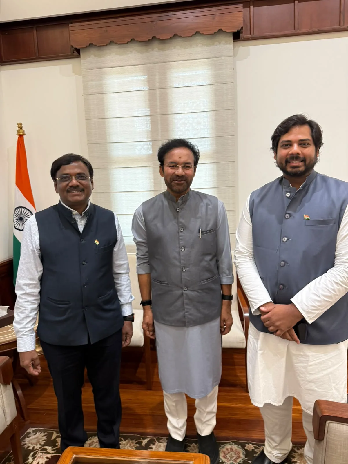 కేంద్ర బొగ్గు & గనుల శాఖ మంత్రి కిషన్ రెడ్డిని కలిసిన ఎంపీ గడ్డం వంశీకృష్ణ, రాష్ట్ర మంత్రి డా. జి. వివేక్ వెంకటస్వామి..