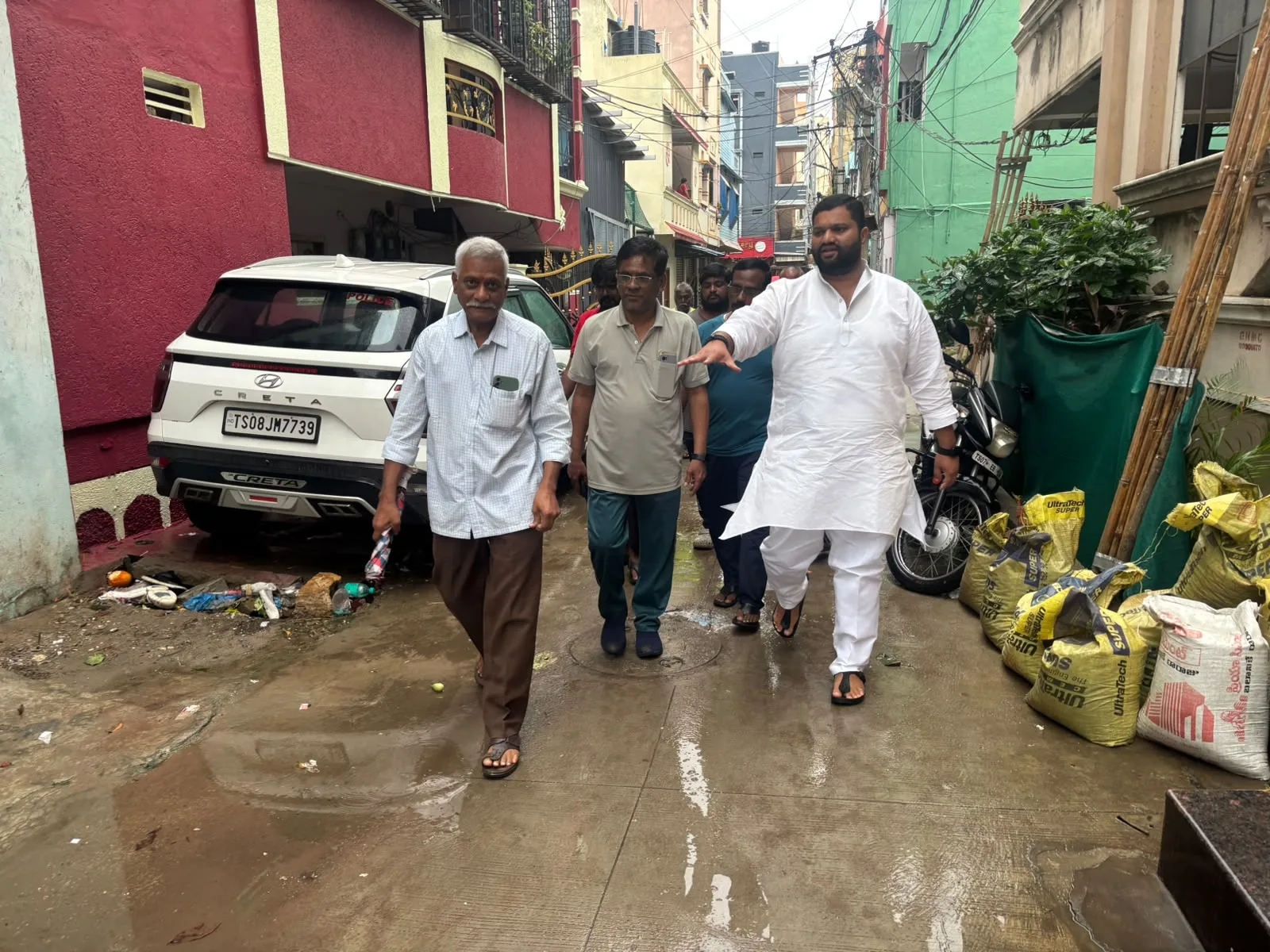 వర్ష ప్రభావిత ప్రాంతాల్లో పర్యటన – అభివృద్ధి పనుల పరిశీలన