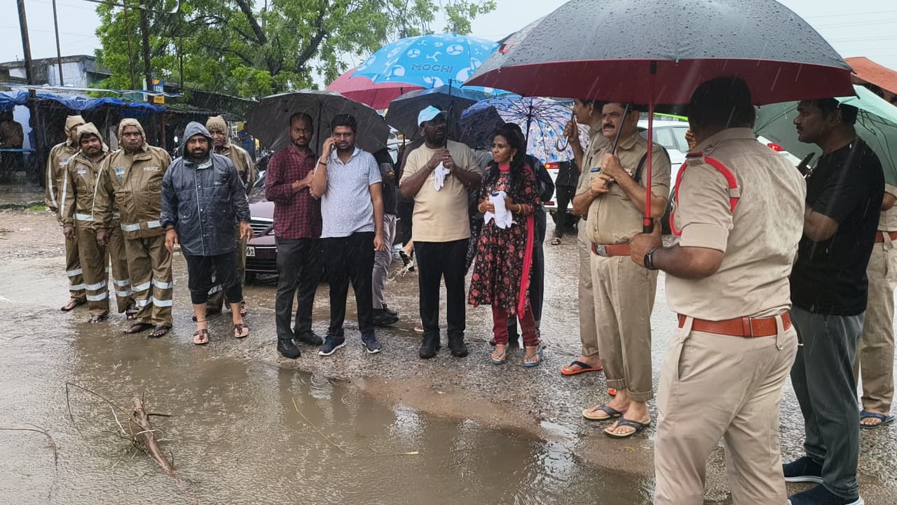 భారీ వర్షాలపై రామగుండం పోలీసుల హై అలర్ట్