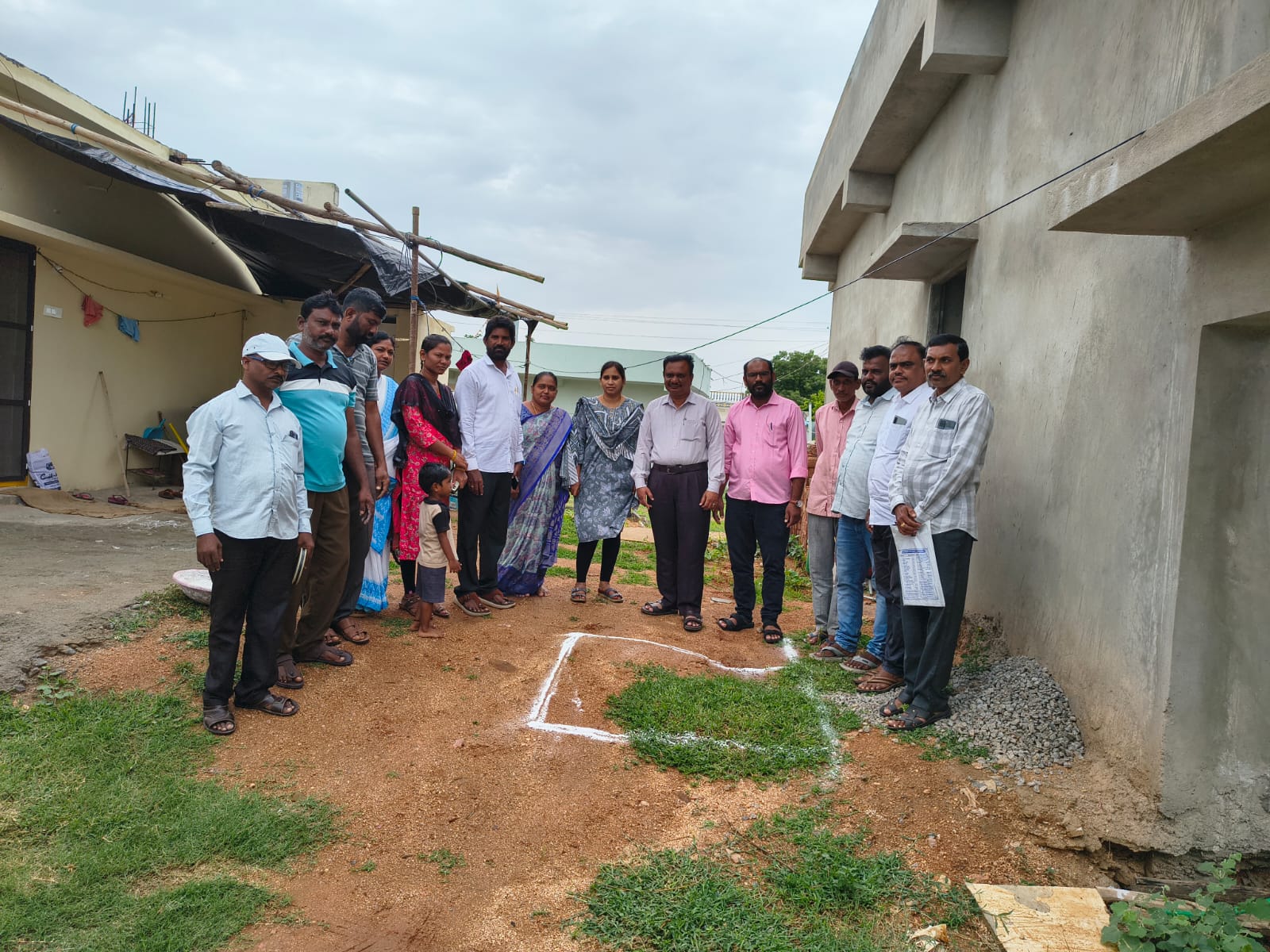 ఇంకుడు గుంతల నిర్మాణంపై అవగాహన కార్యక్రమం