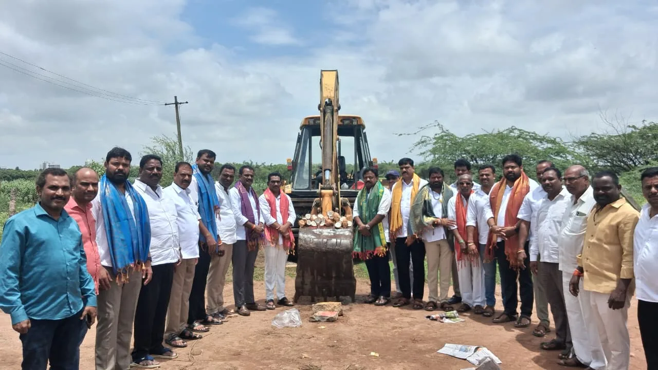 దుండిగల్ గ్రామంలో రూ.70 లక్షల CMC నిధులతో UGD పనులకు శంకుస్థాపన
