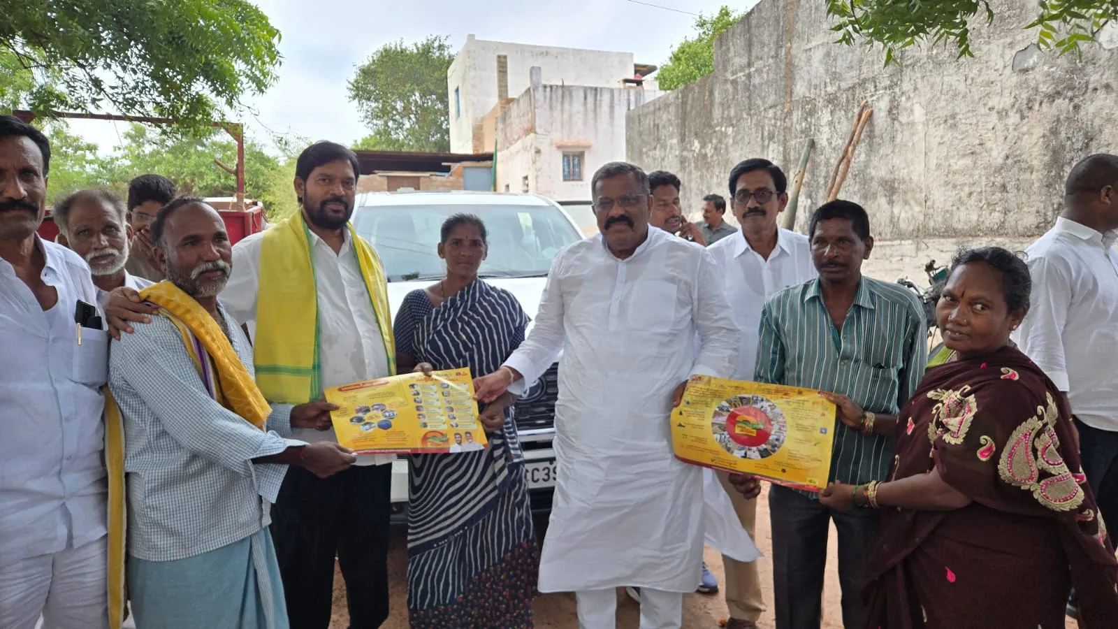 హుస్సేనాపురం గ్రామం ఇంటింటికి తెలుగుదేశం