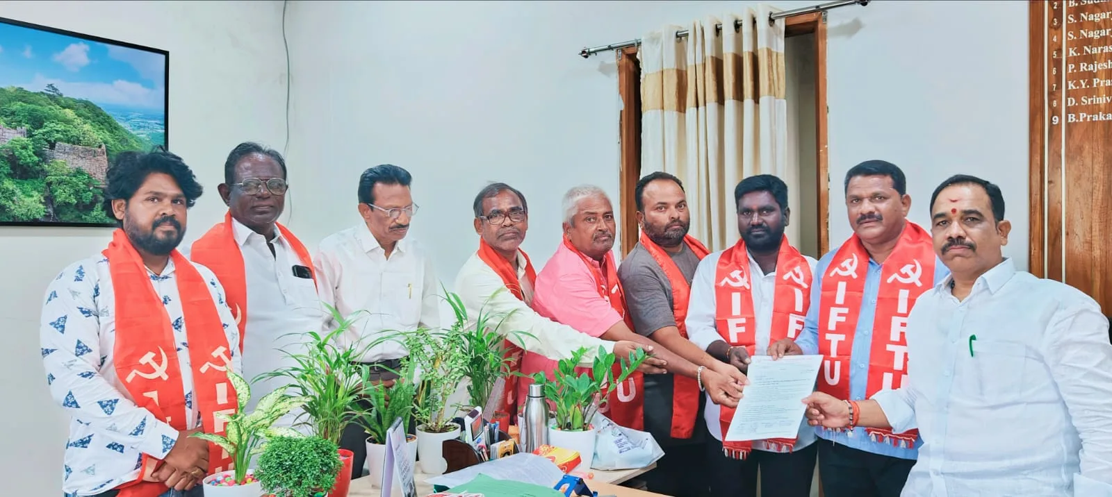 ఆటో, మోటార్ కార్మికులకు సంక్షేమ బోర్డు ఏర్పాటు చేయాలి….