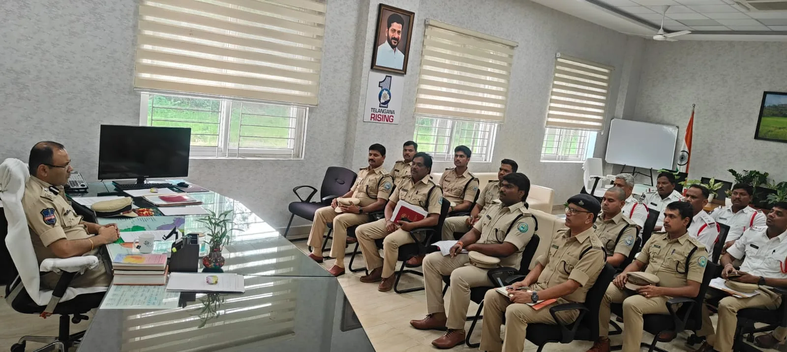 రోడ్డు ప్రమాదాల నివారణకు కట్టుదిట్టమైన చర్యలు