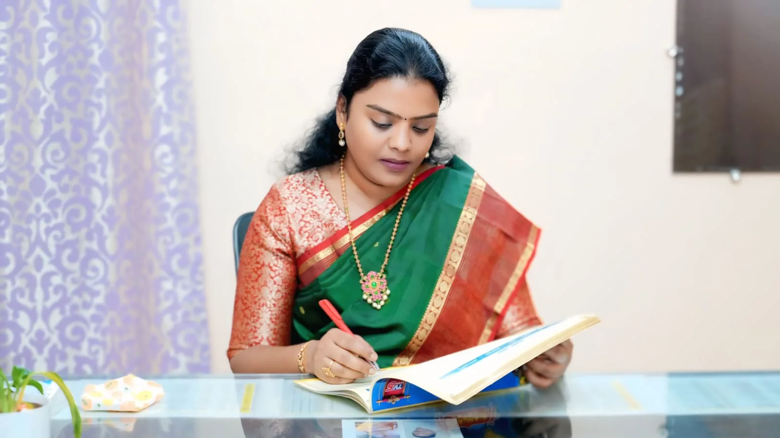 డీఎస్సీపై అసత్య ప్రచారంతో యువతను రెచ్చగొట్టే కుట్రలు ఫలించవు