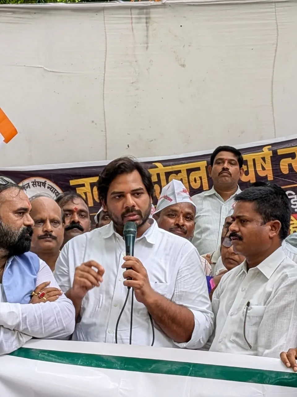 సహారా బాధితులకు అండగా ఎంపీ వంశీకృష్ణ…