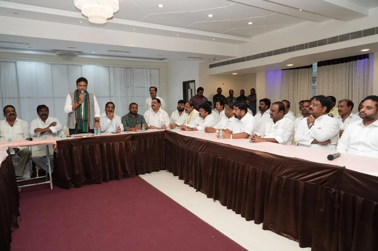 SIR కార్యక్రమం, గ్రాడ్యుయేట్ ఎమ్మెల్సీ ఎన్నికలపై సమీక్ష సమావేశం