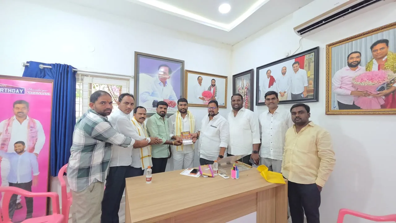 ప్రజా నాయకుడు, కుత్బుల్లాపూర్ నియోజకవర్గ బీఆర్ఎస్ నేత శంభీపూర్ క్రిష్ణ  కి అమ్మవారి బోనాల ఉత్సవాల్లో పాల్గొనేందుకు ఆహ్వానాలు .