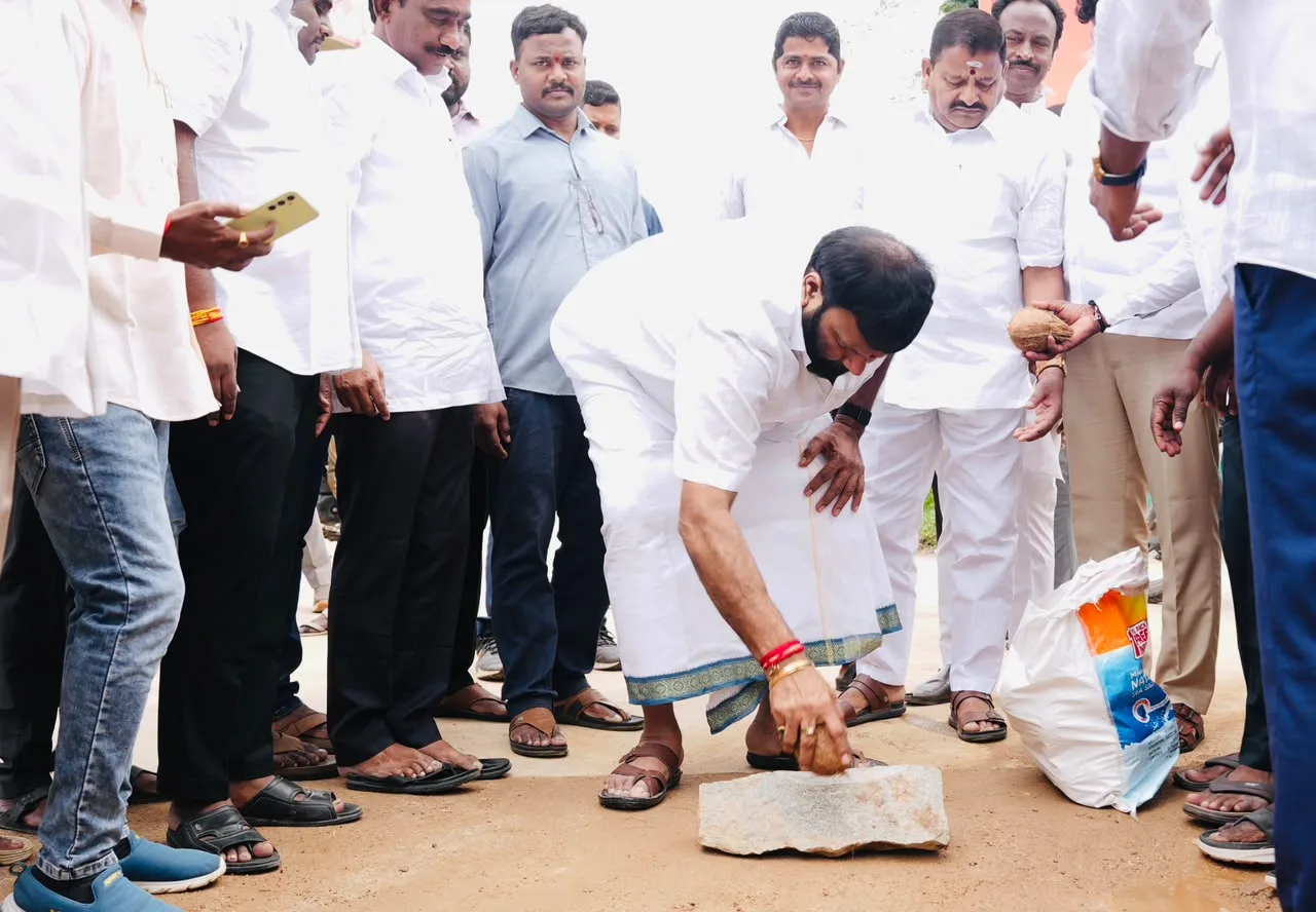 రూ1.83 కోట్ల అభివృద్ధి పనులకు శంకుస్థాపన