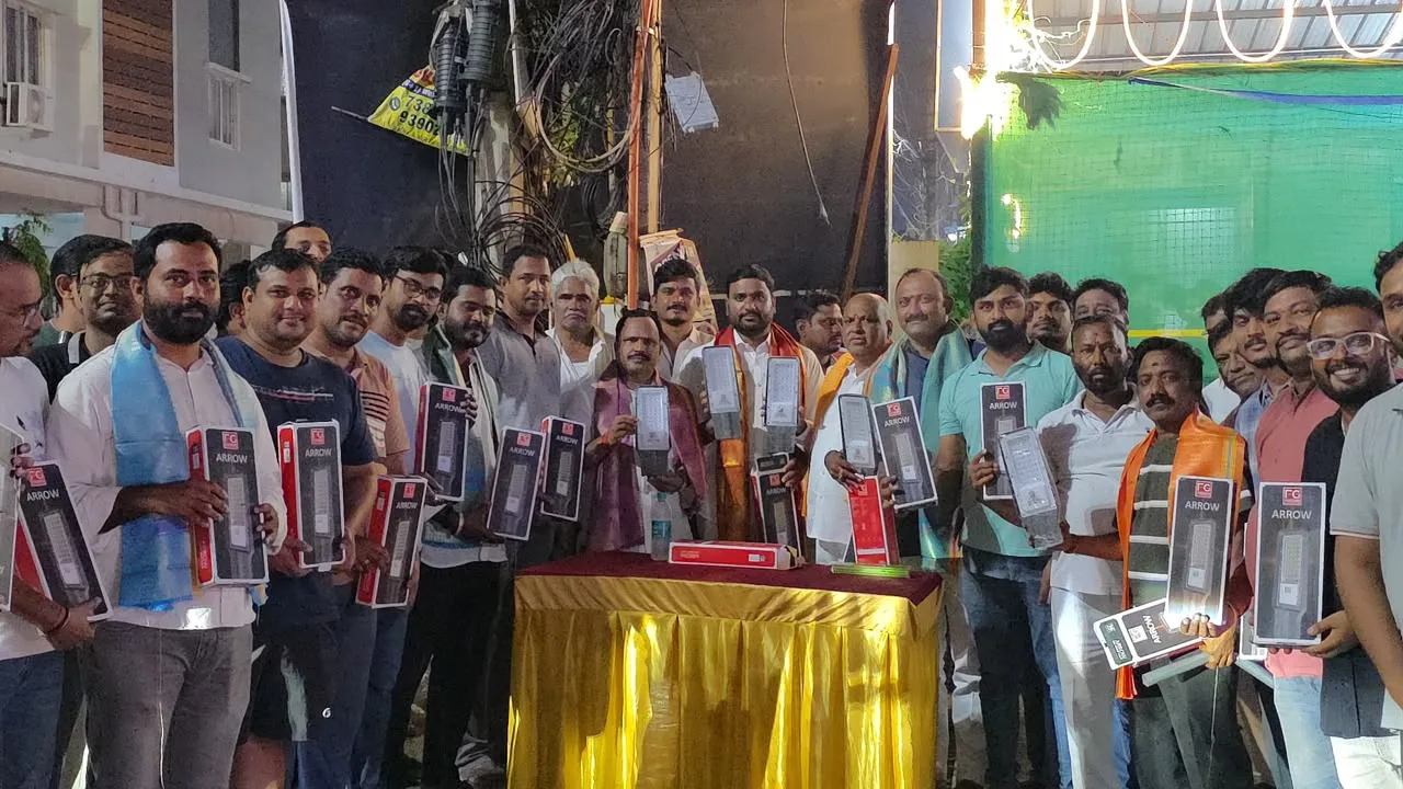 మెరుగైన వీధి దీపాల కోసం స్థానికుల చొరవ అభినందనీయం: కుత్బుల్లాపూర్ నియోజకవర్గ బీఆర్ఎస్ నేత శంభీపూర్ క్రిష్ణ