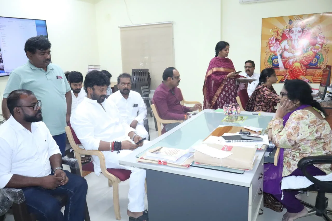 భక్తుల సౌకర్యాలే లక్ష్యం.. ఆలయ పనుల్లో జాప్యానికి తావులేదు….