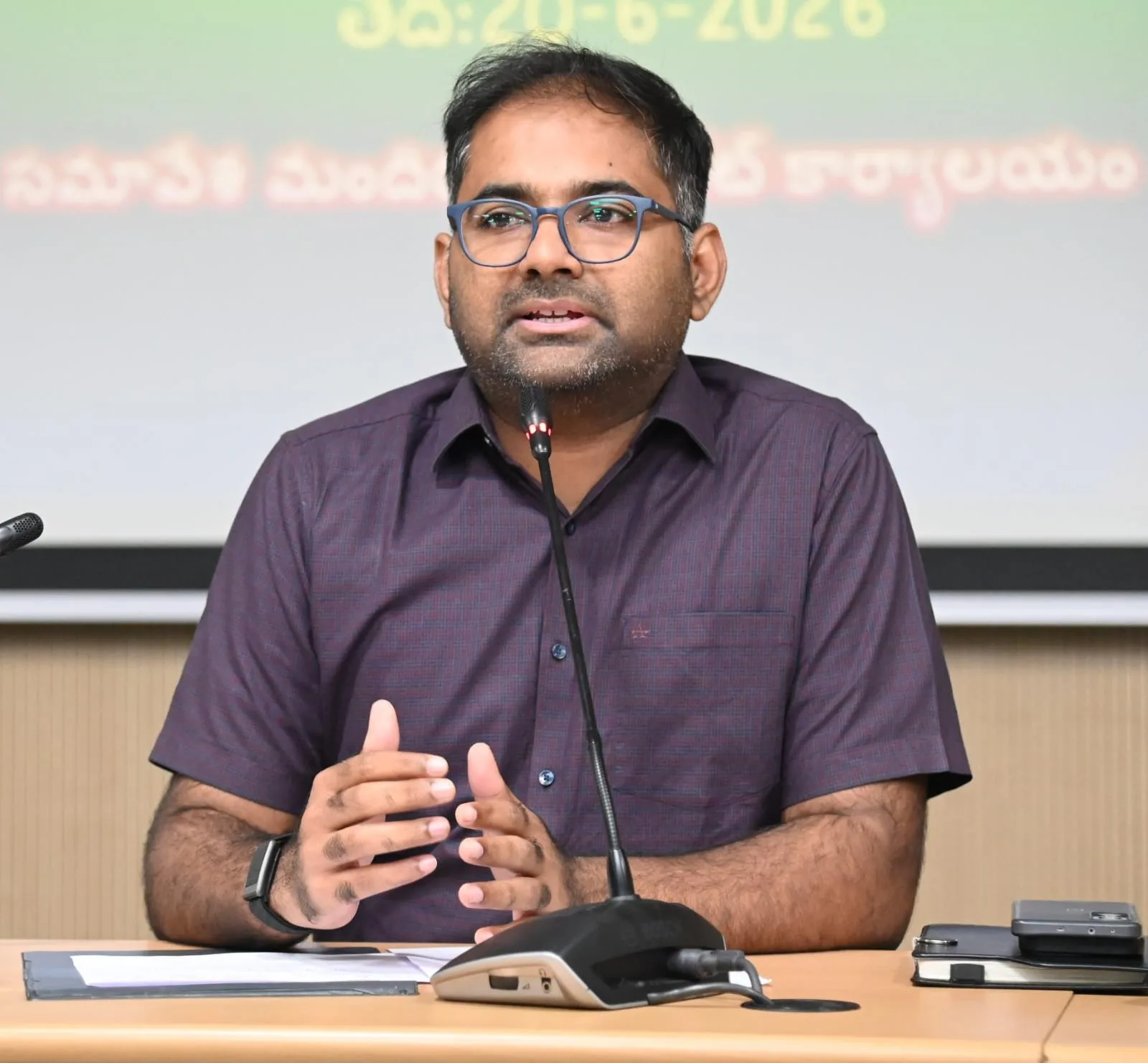 ప్రజల ఫిర్యాదులపై నిర్లక్ష్యం వహిస్తే చర్యలు తప్పవు.