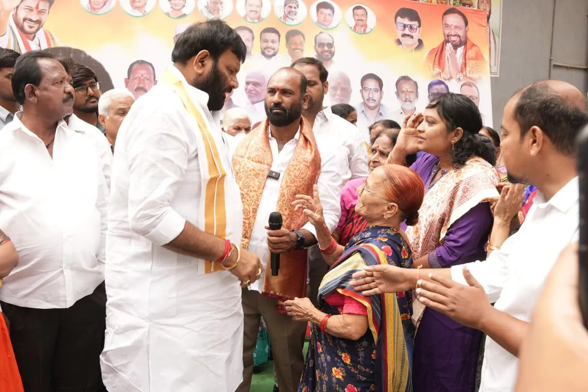 రూ.30 లక్షలతో అంతర్గత సీసీ రోడ్ల నిర్మాణానికి శంకుస్థాపన