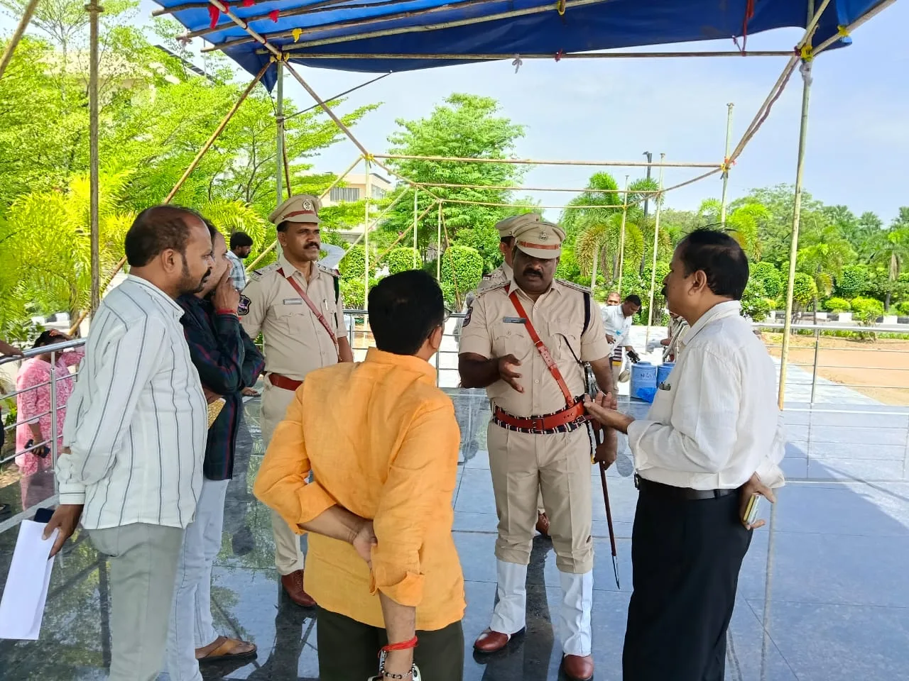 స్వాతంత్ర్య వేడుకలను వైభవంగా నిర్వహించాలి….