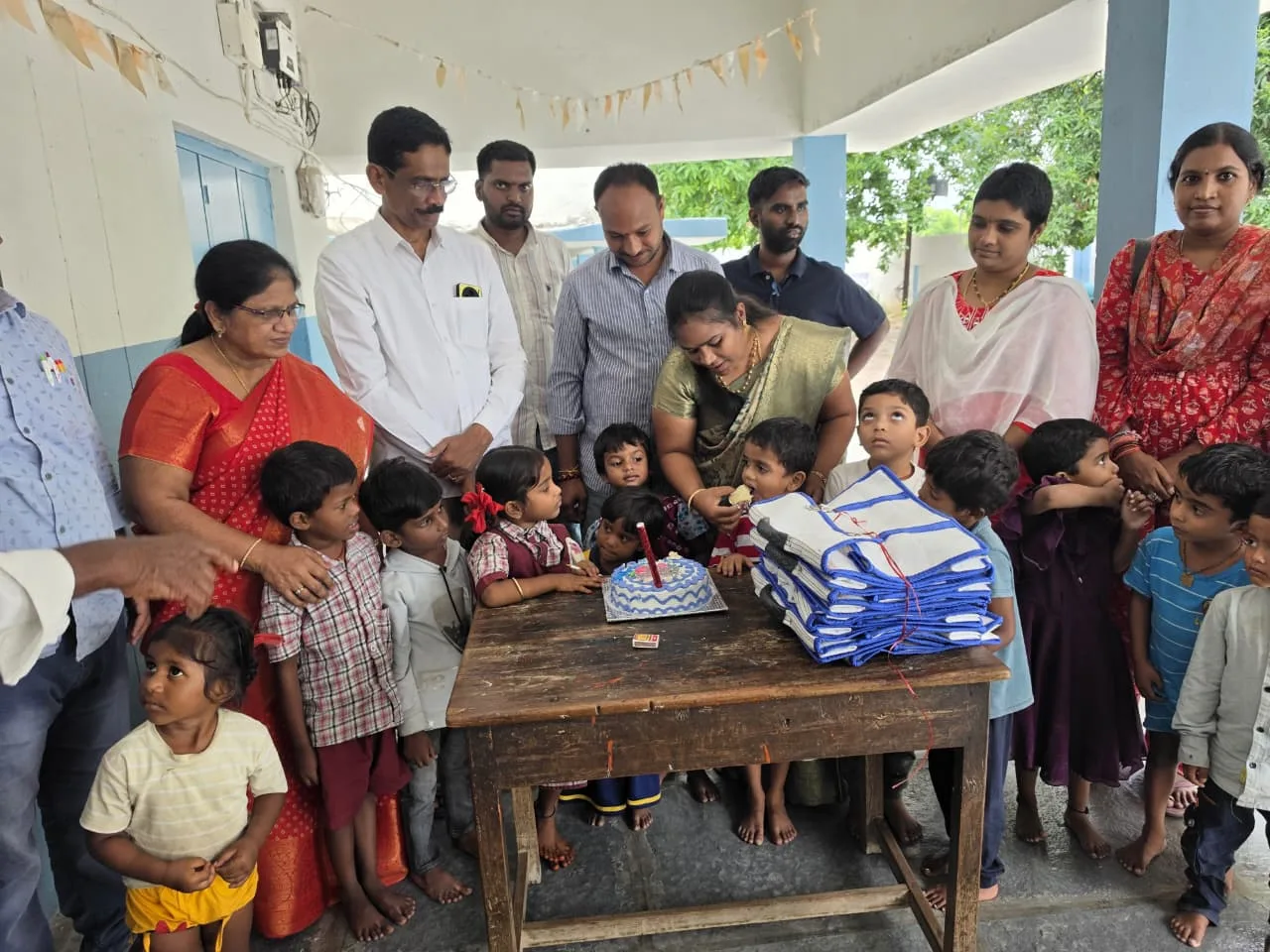 విద్యార్థుల చేతుల్లో స్కూల్ బ్యాగులు…
